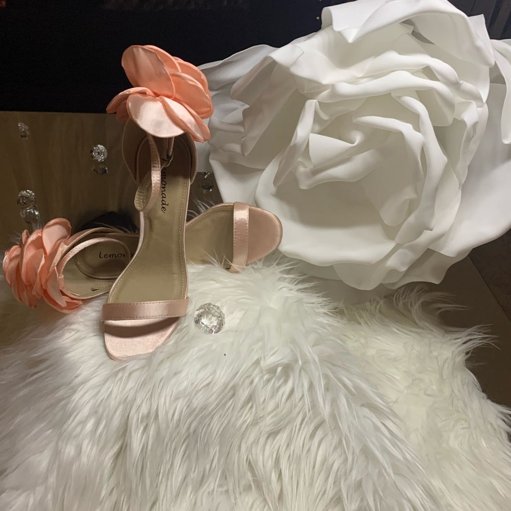 Satin  wedge heel with a beautiful flower on back